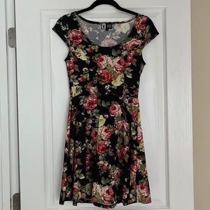 Vibe sportswear skater dress - size small - floral rose print